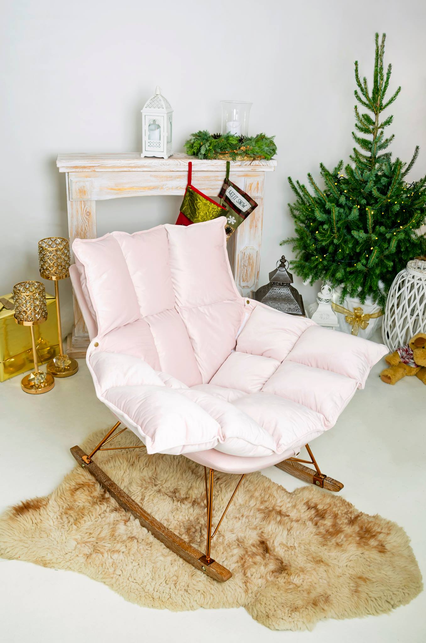fotel bujany  różowy z poduszkami swing